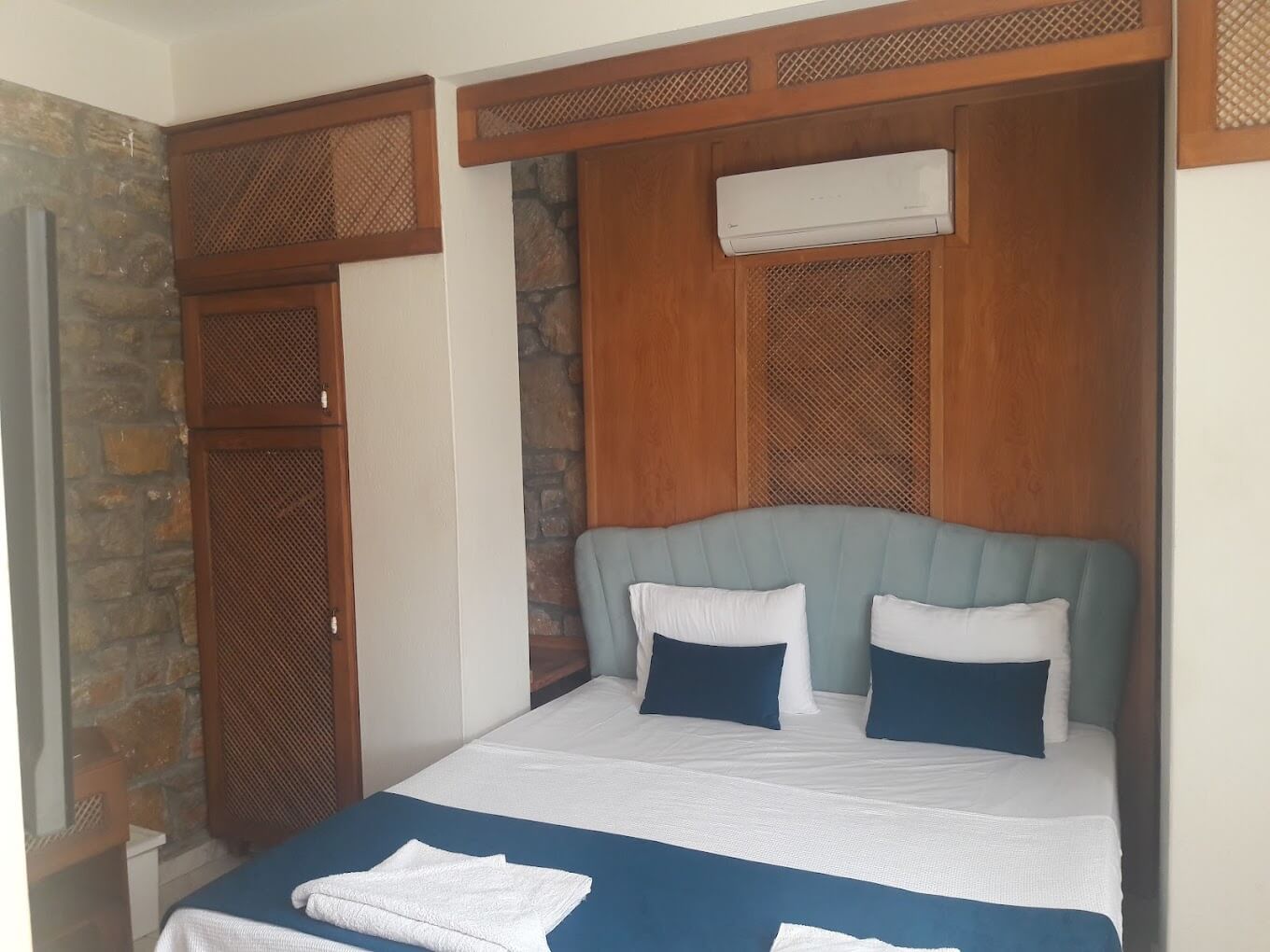 Akyaka Riverside Inn Otel logo